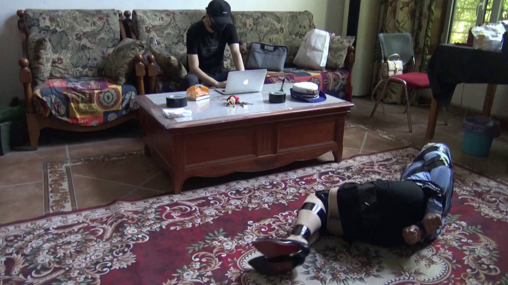 胜景影视 女保安的遭遇