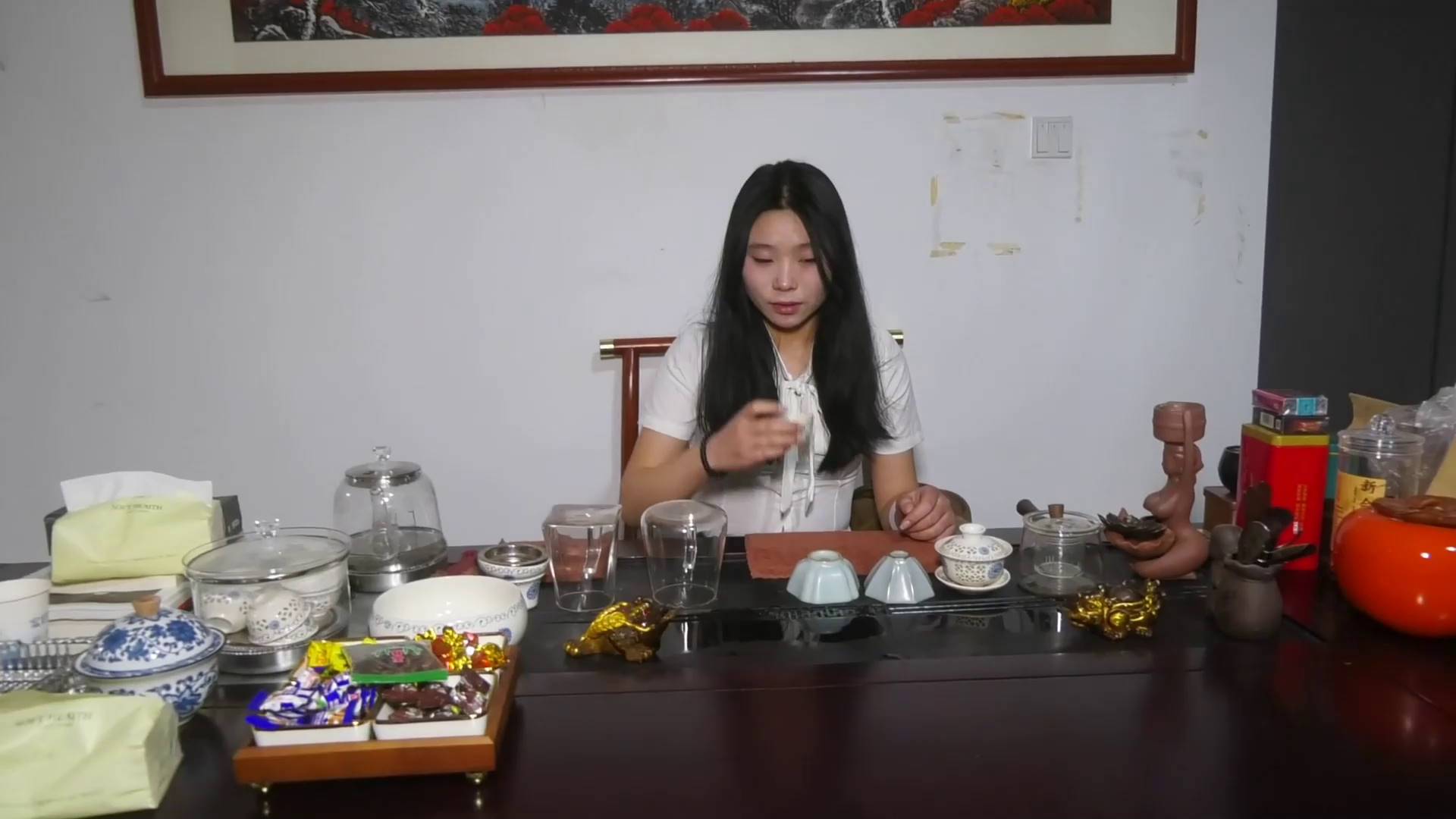 胜景影视 酒吧里的镣铐女仆