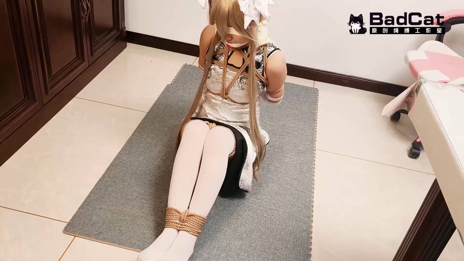 BadCat原创 穹妹cos+丝袜堵嘴蒙眼+五花大绑+捆绑放置