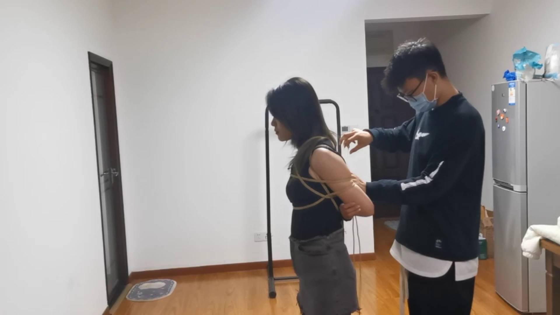 奥特曼 绝版模特晓俞老师的奋力挣扎