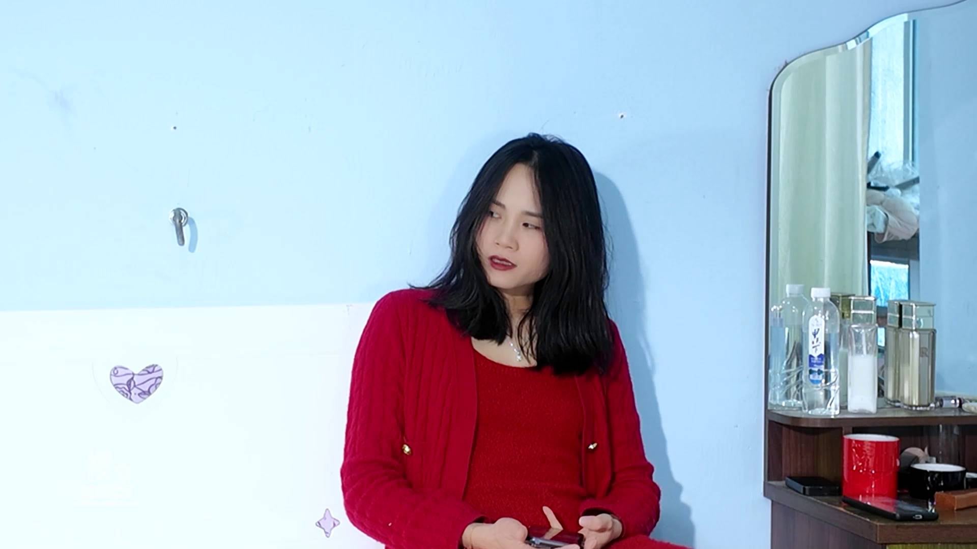 樱束原创 教训嚣张女保安