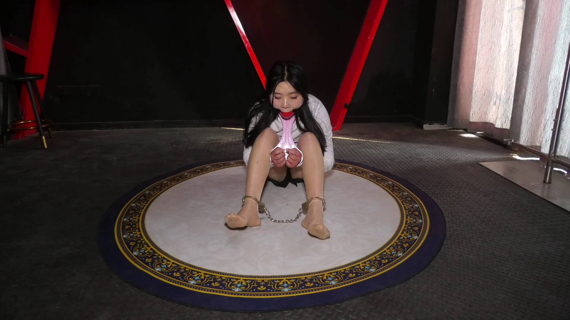 胜景影视 女M被超级大口球堵嘴拘束着