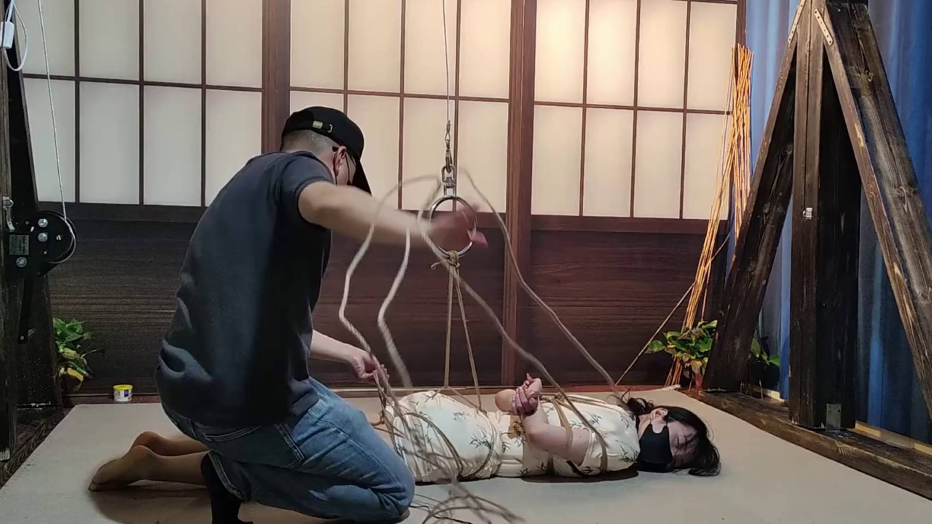 试炼原创 首次驷马紧缚郊狼电击+超紧股绳+马具口球仰头痛苦嚎叫（真实反映）