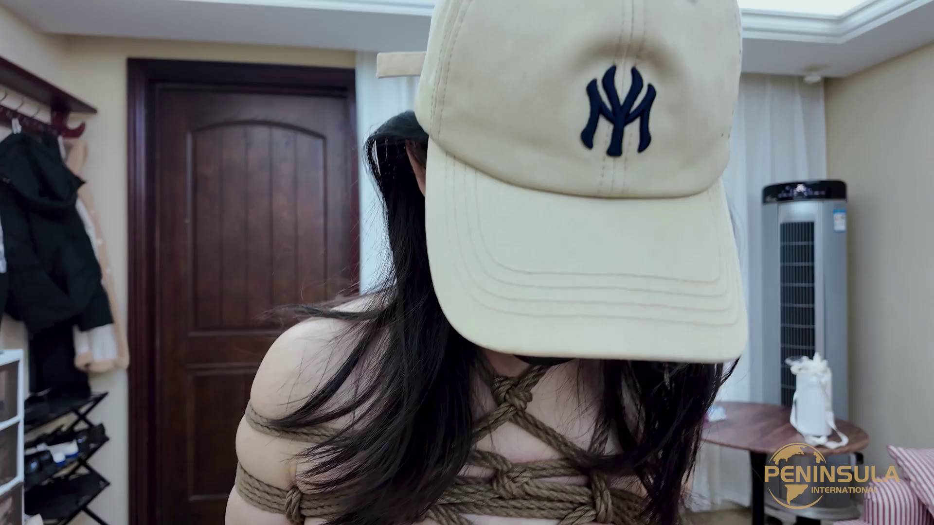 半岛束艺 神秘女人2号 有奖问答 开局两只球，内容全靠编：神秘女人2号来访