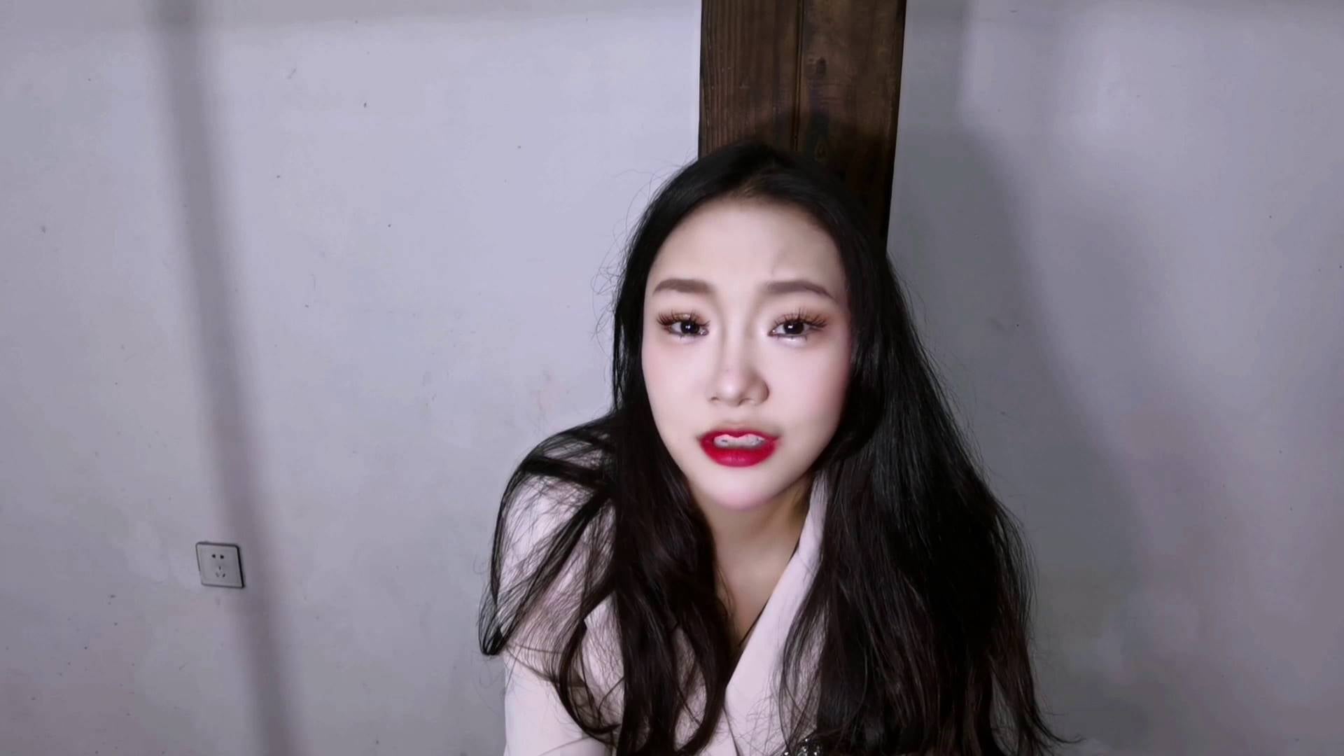 飞天原创 让驴驴马步挣扎一种最难受的新发明,就是高跟里面放黄豆,鞋底鞋跟在打上腊,看她还能坚持多久