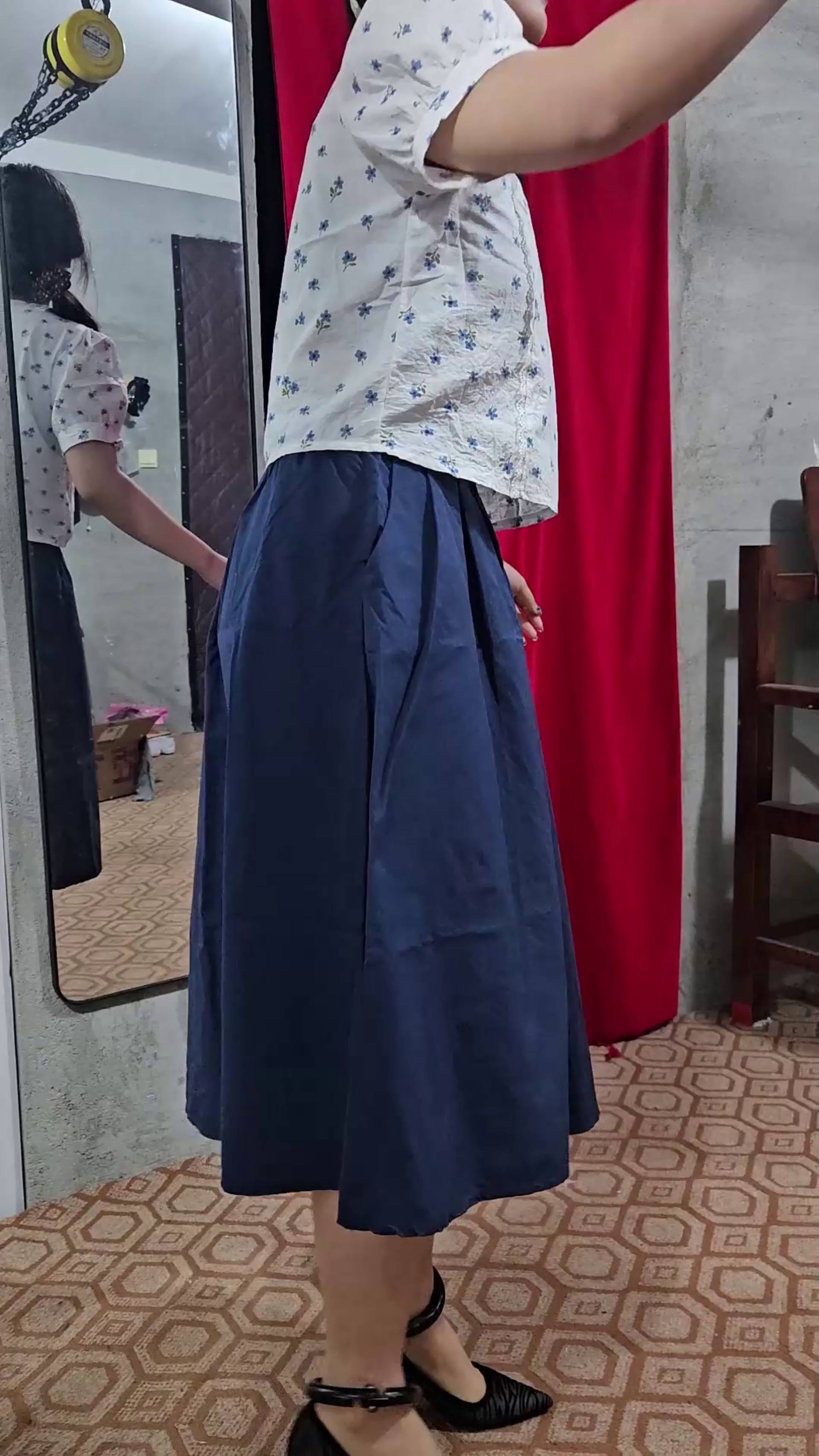 皖北原创 新人超美模特小雪日式五花、黑裙小碎花、高跟脚镣捆绑展示