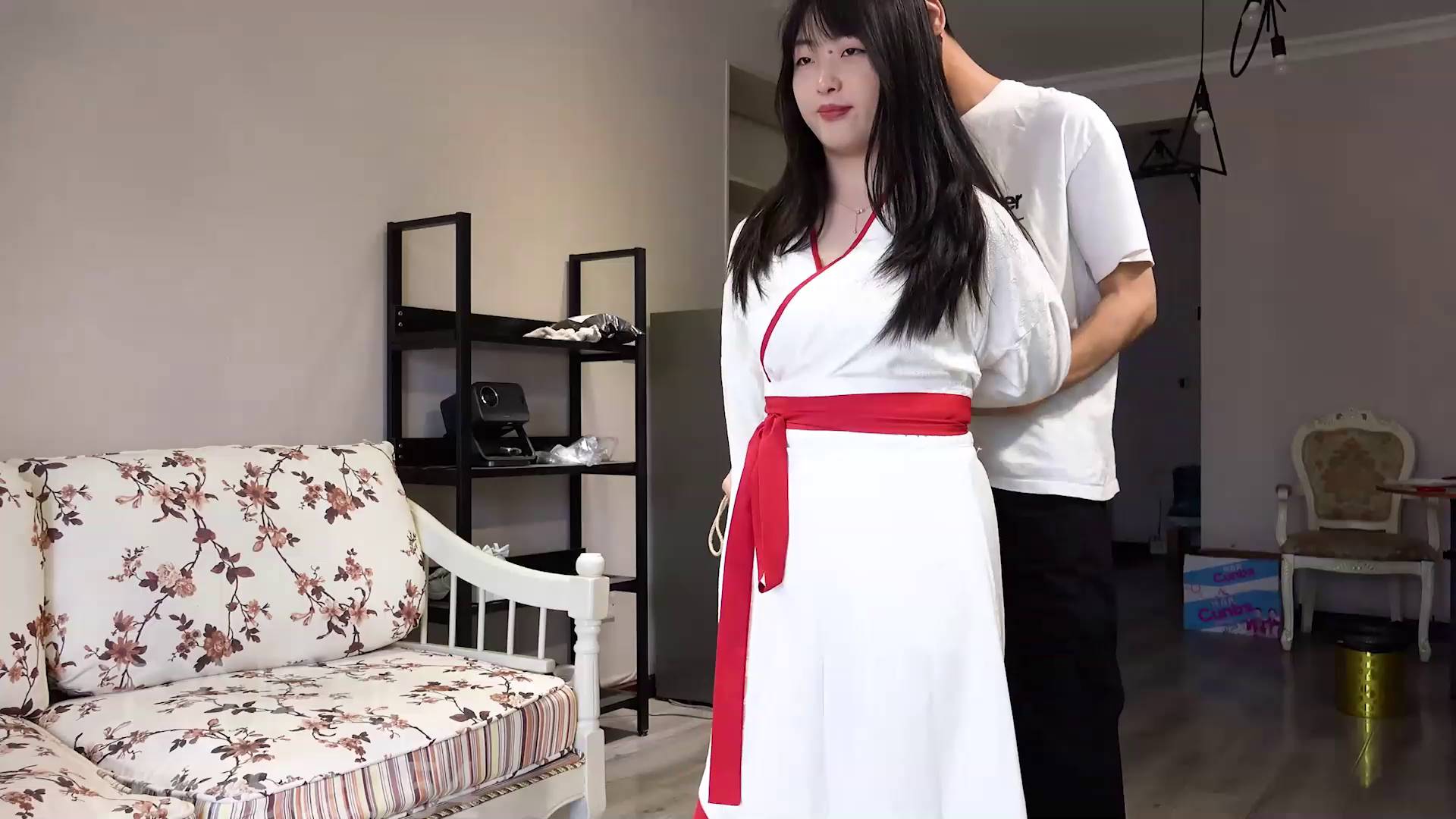 子衿原创 沐子 汉服 耳光 SP 电击鞭 TK挠脚 搜身