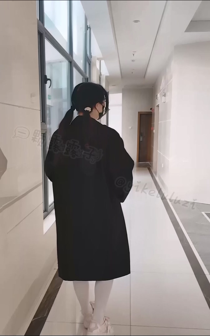 一颗露露子 户外捆绑篇10——全裸日式捆绑白丝过膝袜狐狸尾巴探索地下车库，大腿捆绑股绳郊狼电击大腿限制行走，...