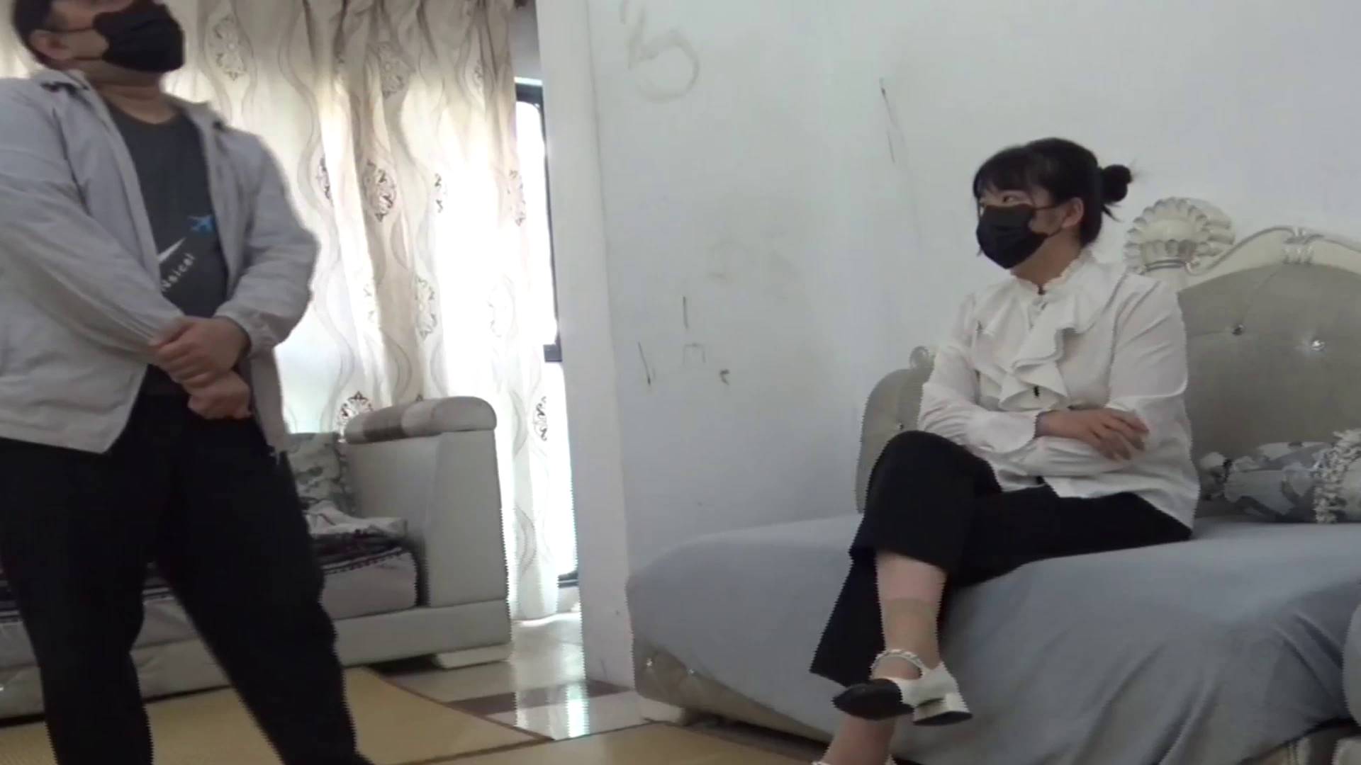 新月原创 玉箫定拍剧情片 闻鞋女上司 辱骂下属被勒晕 丝袜全包+固定绑床+闻鞋挠脚