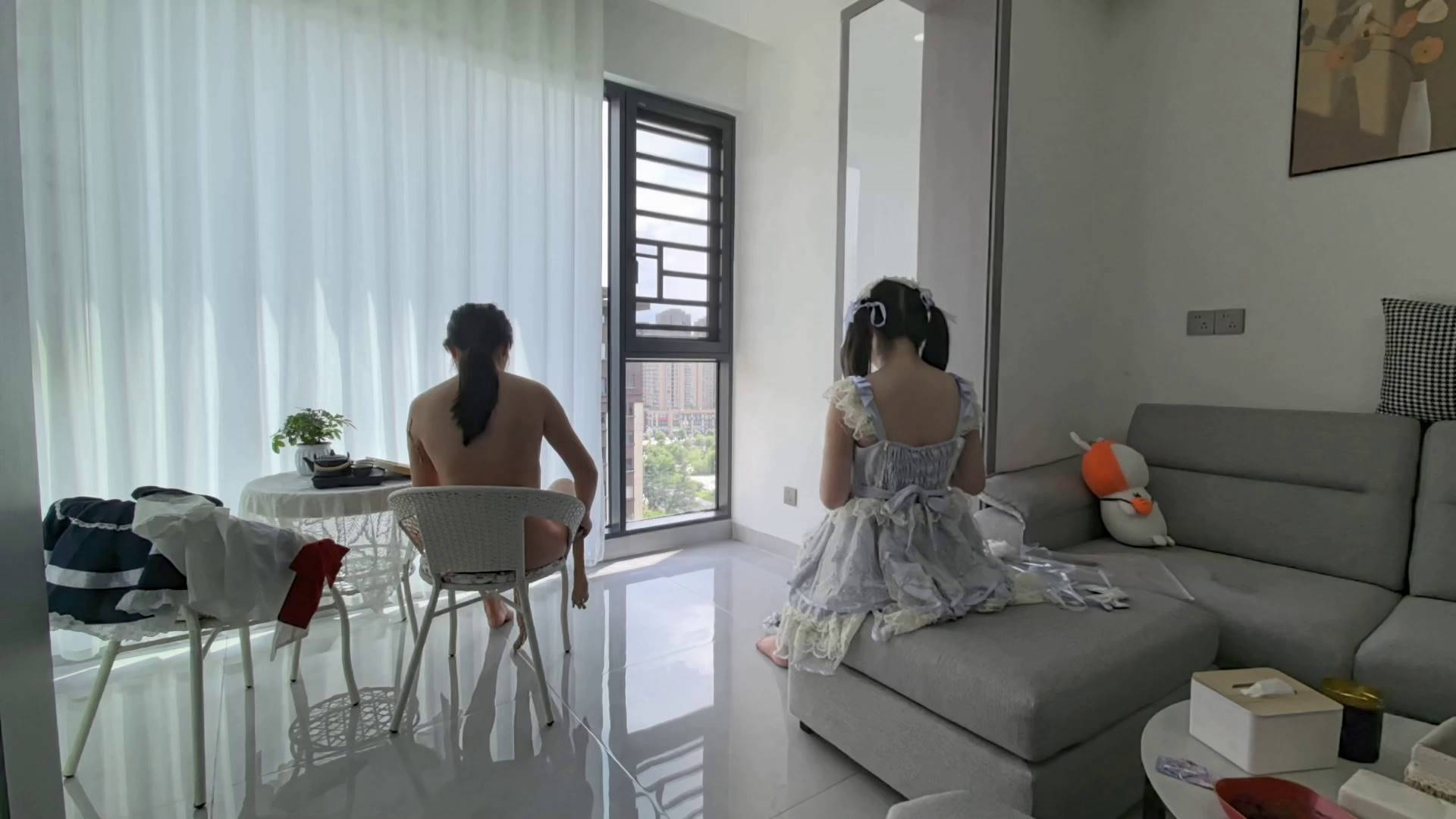 FXX 她们的故事 一墙之隔只为激发更大的服从性 一边贞操锁禁欲 一边无限强高TJ 一个虚脱 一个奴性大发 一个得以满…