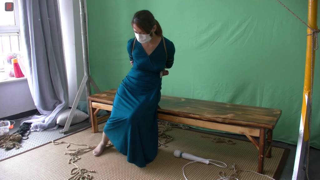 绳之韵 俏阿姨诗韵空心蓝色长裙（第三集）性感团缚、藤条、鞭拍