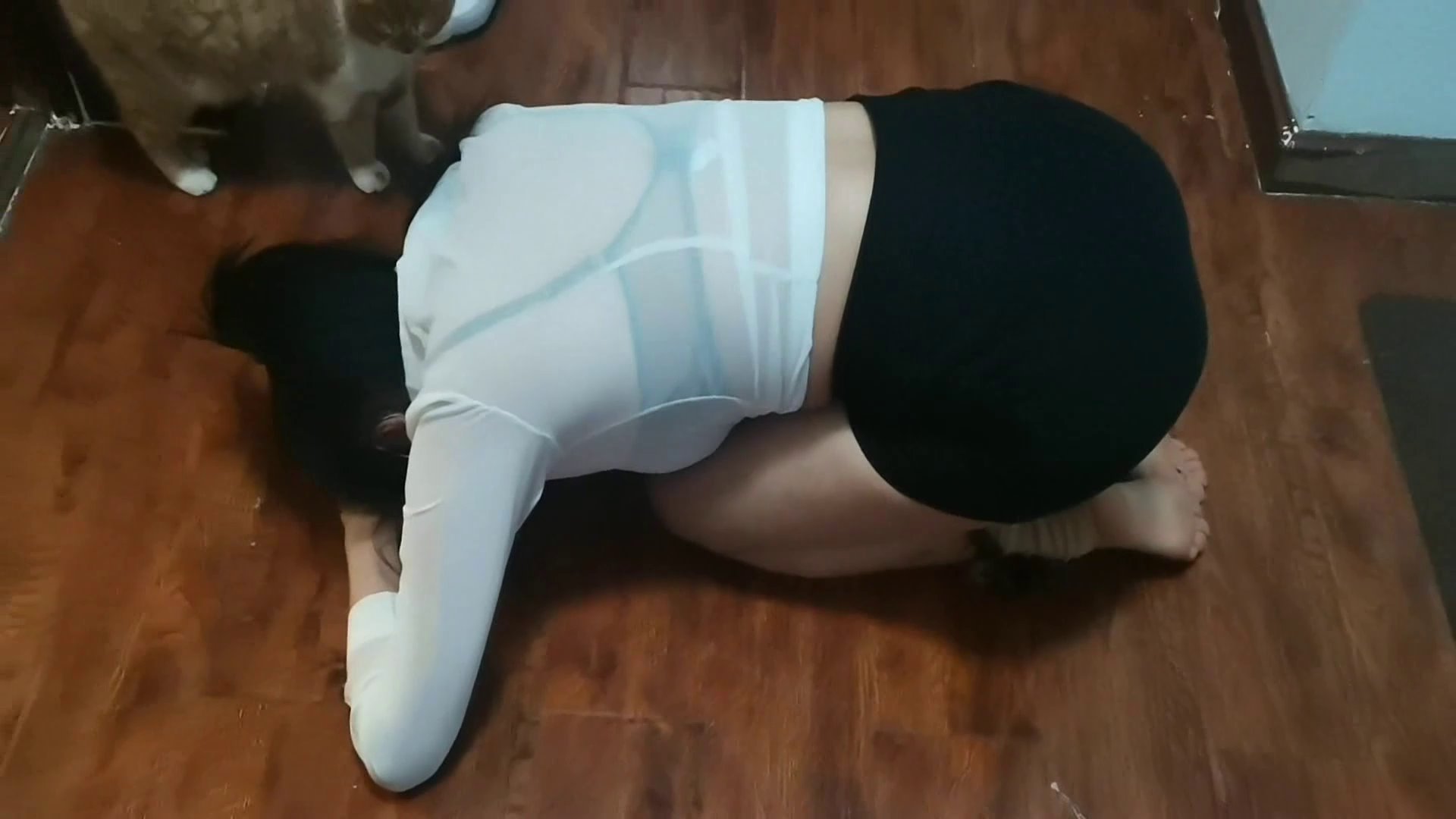 一绳所爱 女孩笑笑第一次玩滴蜡